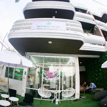 420 Hostel - Ekkamai Buds & Beds Bangkok Buitenkant foto