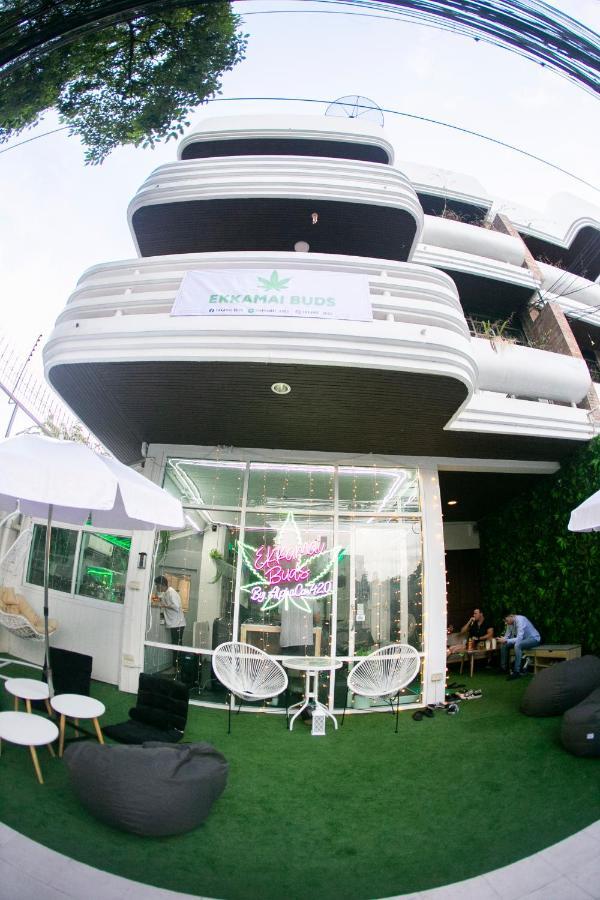 420 Hostel - Ekkamai Buds & Beds Bangkok Buitenkant foto