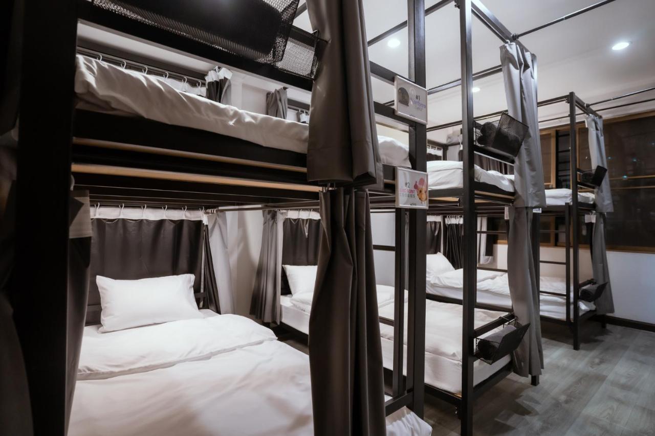 420 Hostel - Ekkamai Buds & Beds Bangkok Buitenkant foto