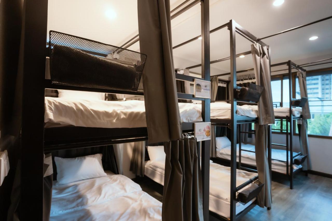 420 Hostel - Ekkamai Buds & Beds Bangkok Buitenkant foto