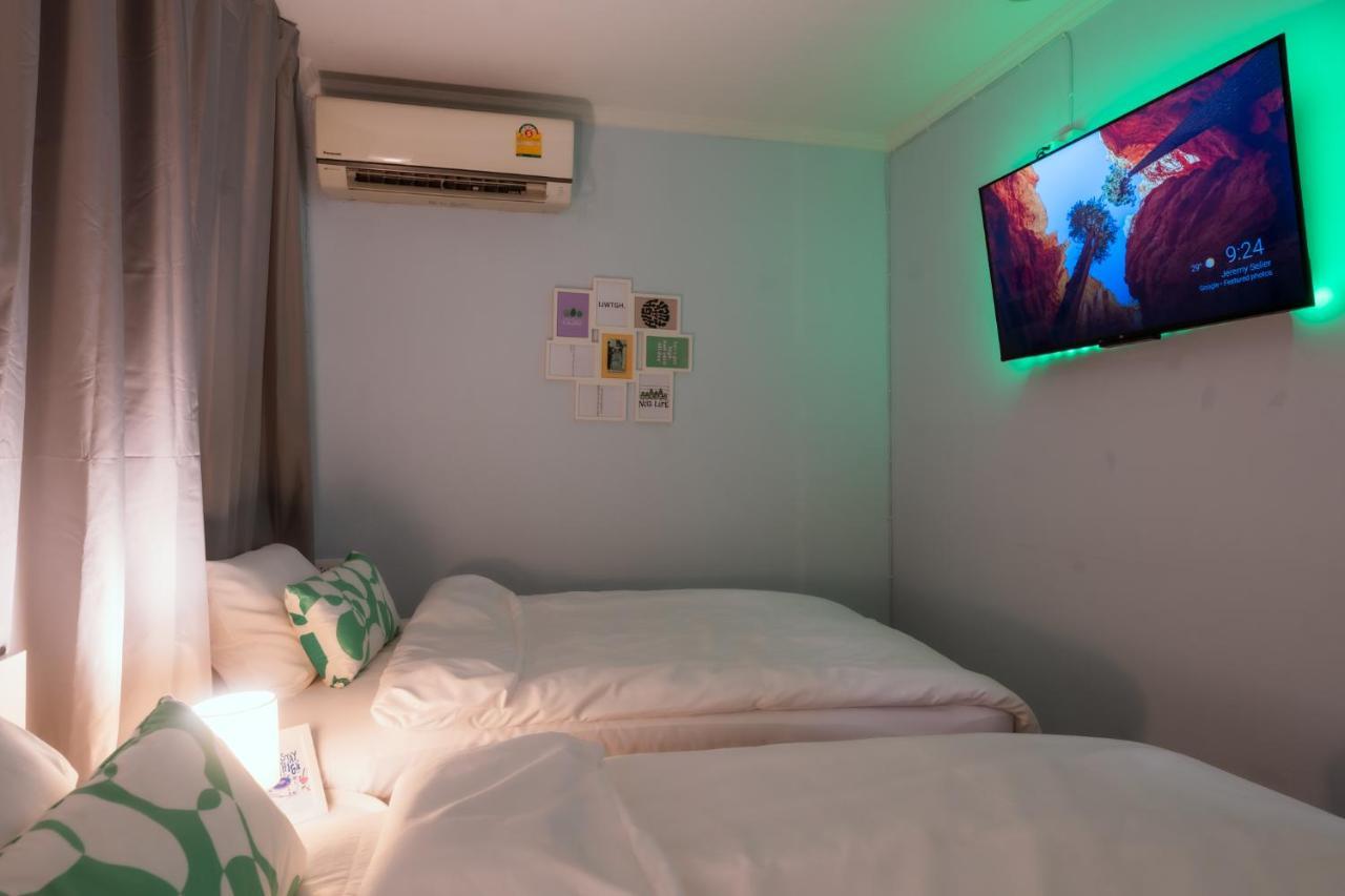 420 Hostel - Ekkamai Buds & Beds Bangkok Buitenkant foto