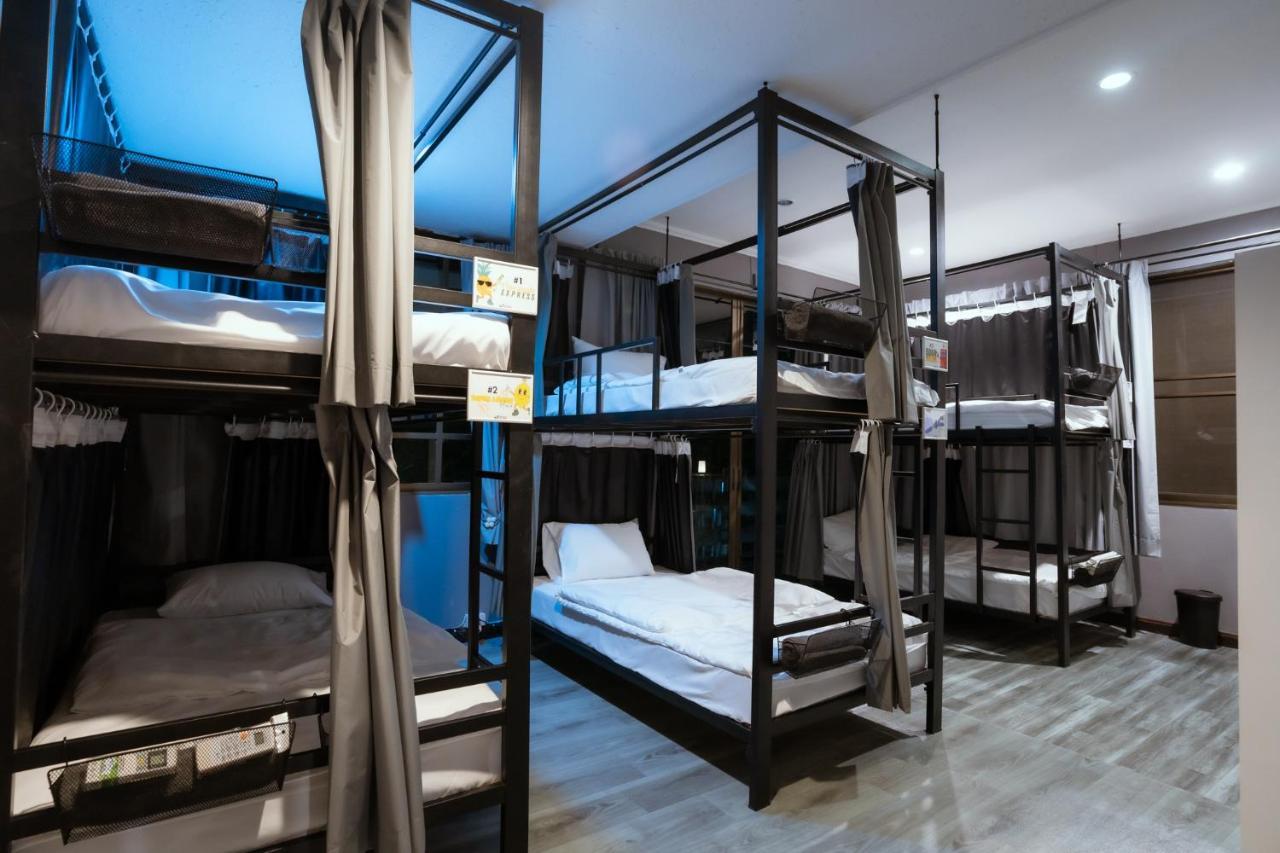 420 Hostel - Ekkamai Buds & Beds Bangkok Buitenkant foto
