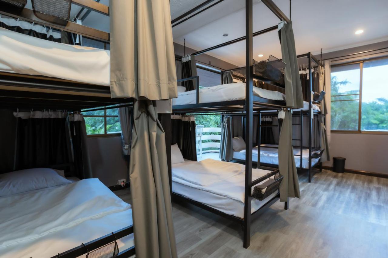 420 Hostel - Ekkamai Buds & Beds Bangkok Buitenkant foto