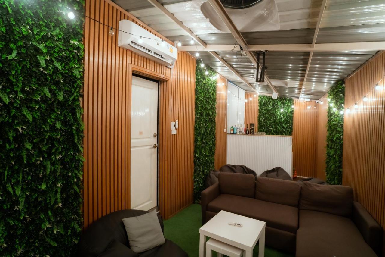 420 Hostel - Ekkamai Buds & Beds Bangkok Buitenkant foto