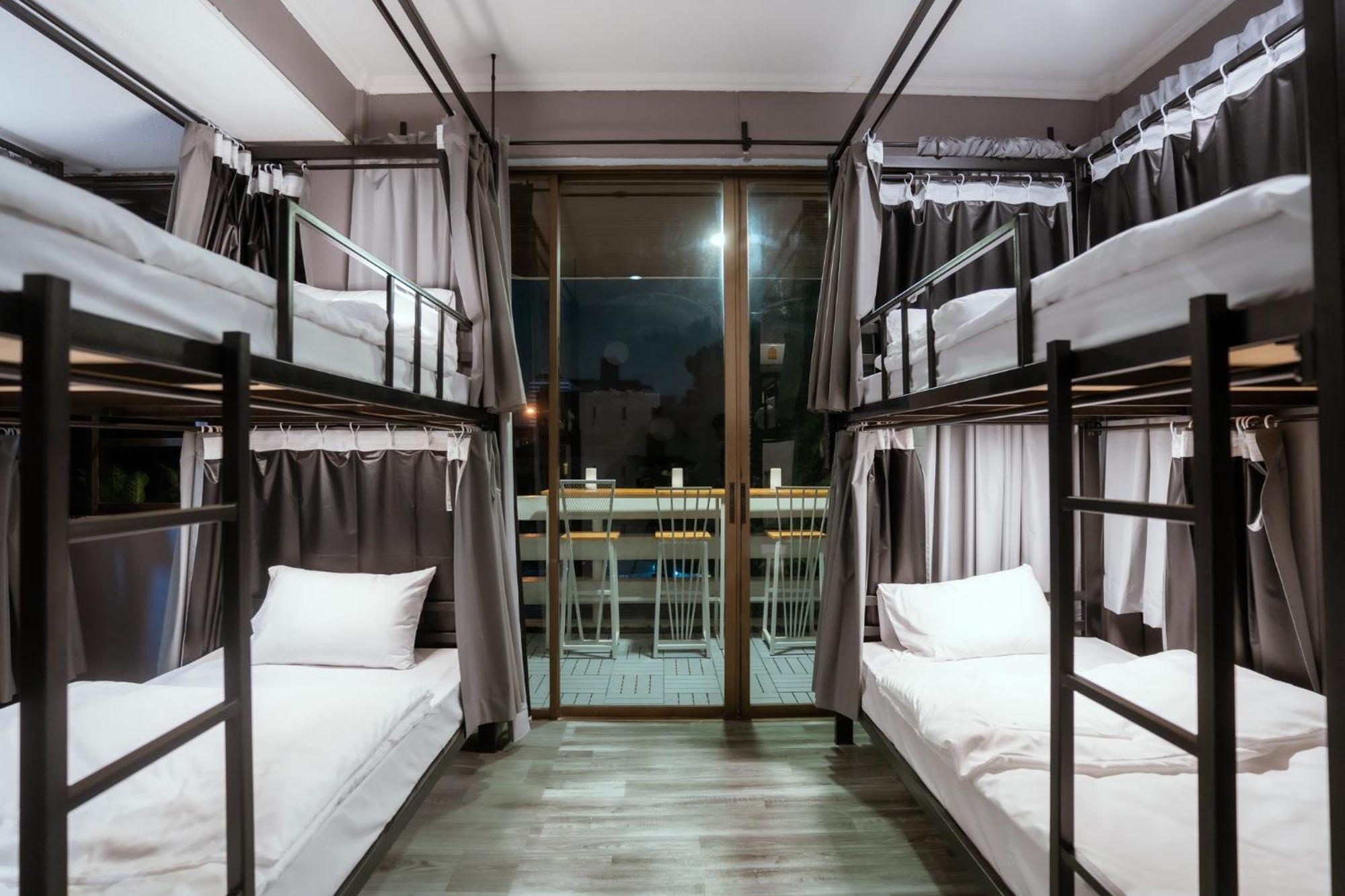 420 Hostel - Ekkamai Buds & Beds Bangkok Buitenkant foto