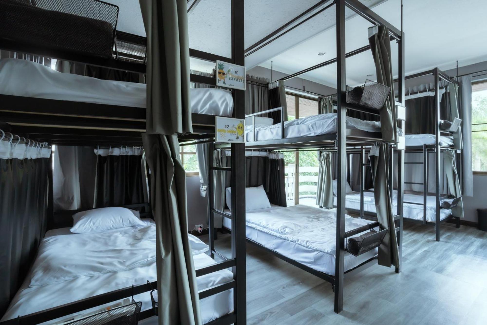 420 Hostel - Ekkamai Buds & Beds Bangkok Buitenkant foto