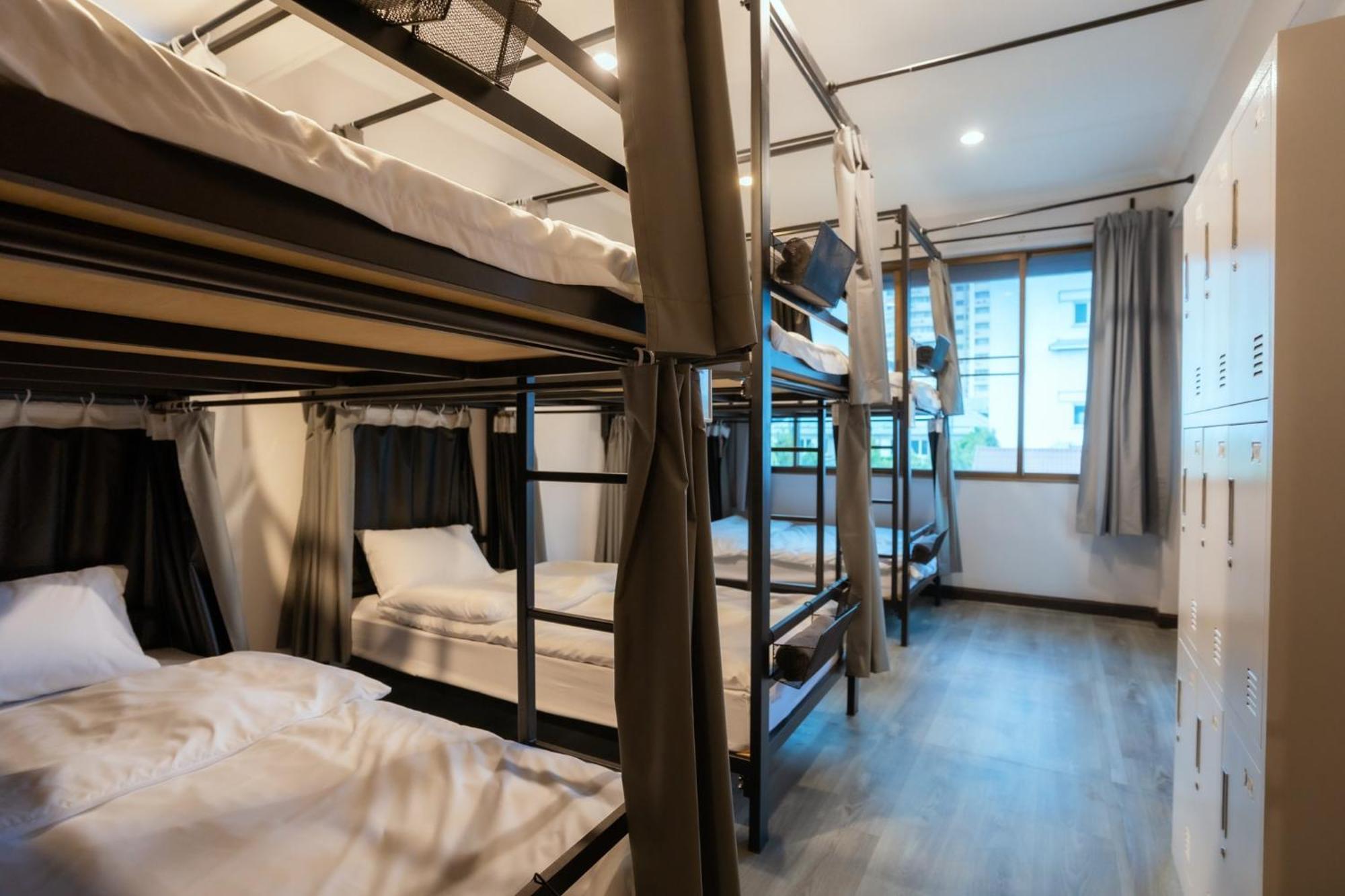 420 Hostel - Ekkamai Buds & Beds Bangkok Buitenkant foto