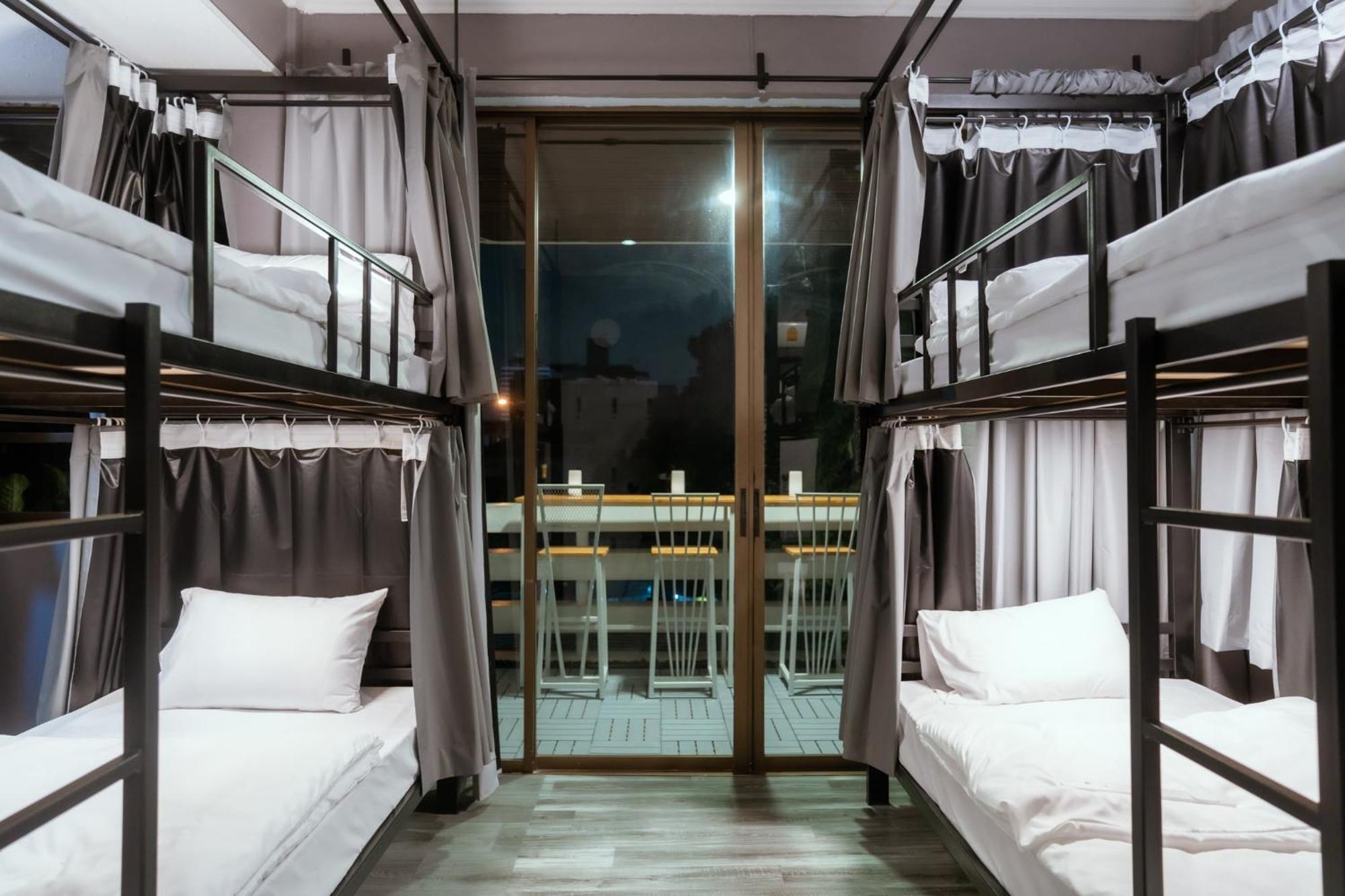 420 Hostel - Ekkamai Buds & Beds Bangkok Buitenkant foto